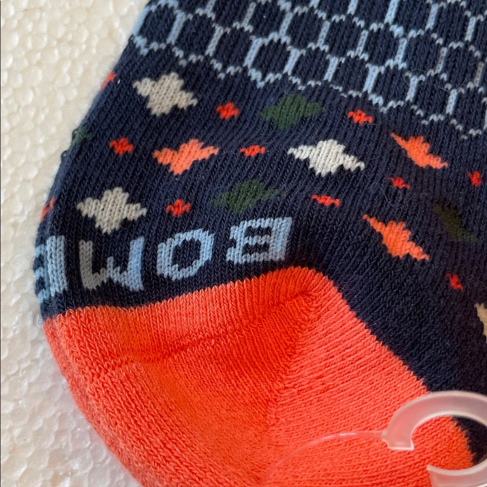 New Bombas Women’s  Coral and Navy Patterned Socks size M set of 2 no package